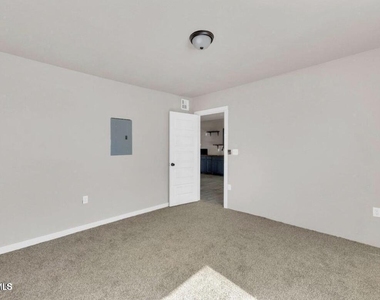 8827 Mount Elbert Drive - Photo Thumbnail 3