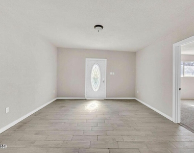8827 Mount Elbert Drive - Photo Thumbnail 4