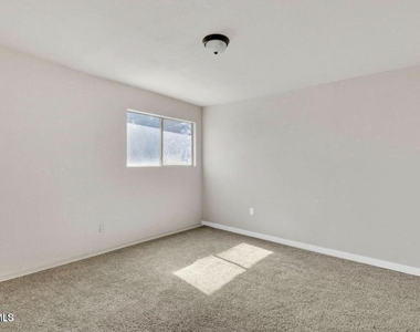 8827 Mount Elbert Drive - Photo Thumbnail 9