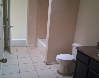 613 Valley Plum Avenue - Photo Thumbnail 21