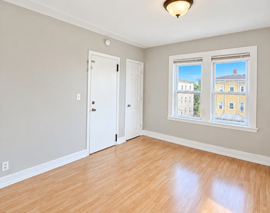 86 Gold Street - Photo Thumbnail 25