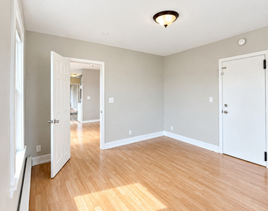 86 Gold Street - Photo Thumbnail 24