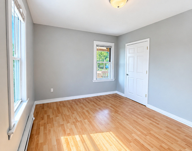 86 Gold Street - Photo Thumbnail 20