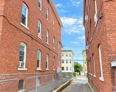 86 Gold Street - Photo Thumbnail 26