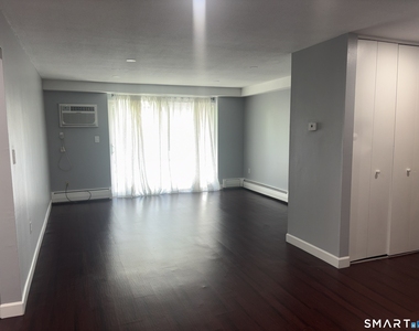106 Oakwood Avenue - Photo Thumbnail 6