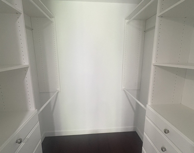 106 Oakwood Avenue - Photo Thumbnail 11