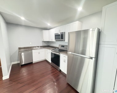 106 Oakwood Avenue - Photo Thumbnail 3