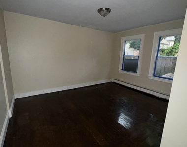 89 Hurlburt Street - Photo Thumbnail 4