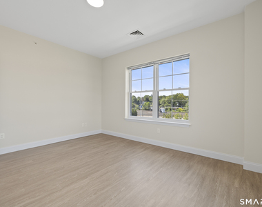 55 Steele Boulevard - Photo Thumbnail 14