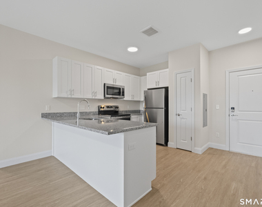 55 Steele Boulevard - Photo Thumbnail 5