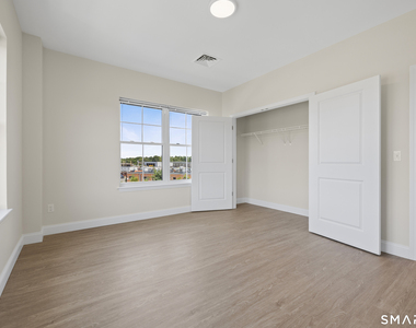 55 Steele Boulevard - Photo Thumbnail 16