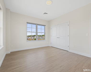 55 Steele Boulevard - Photo Thumbnail 13