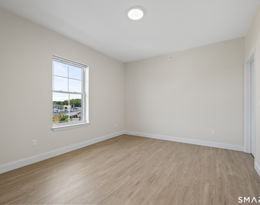 55 Steele Boulevard - Photo Thumbnail 17