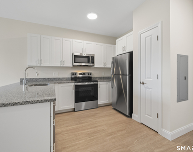 55 Steele Boulevard - Photo Thumbnail 6