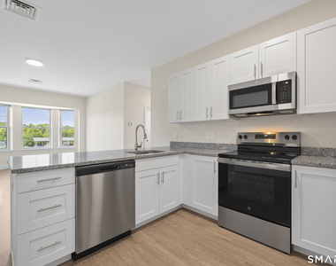 55 Steele Boulevard - Photo Thumbnail 2