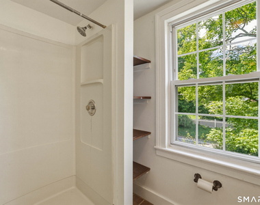945 Glastonbury Turnpike - Photo Thumbnail 16