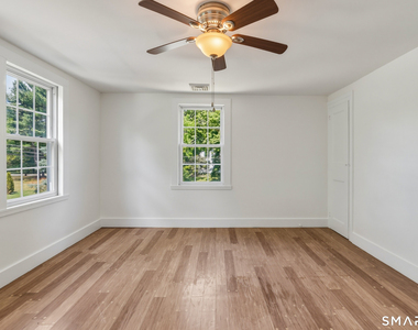945 Glastonbury Turnpike - Photo Thumbnail 12