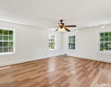 945 Glastonbury Turnpike - Photo Thumbnail 7