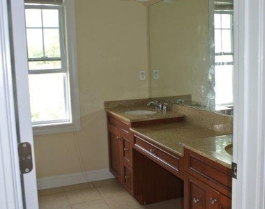 140 Kyles Way - Photo Thumbnail 14