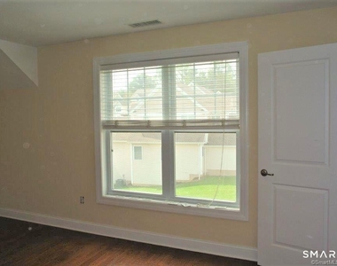 140 Kyles Way - Photo Thumbnail 17