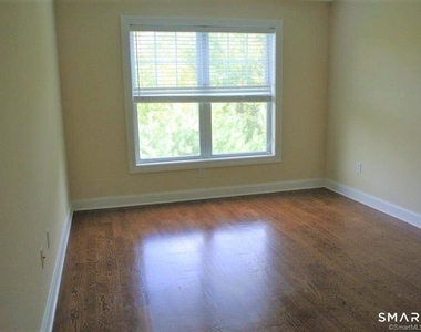 140 Kyles Way - Photo Thumbnail 9