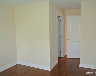140 Kyles Way - Photo Thumbnail 13