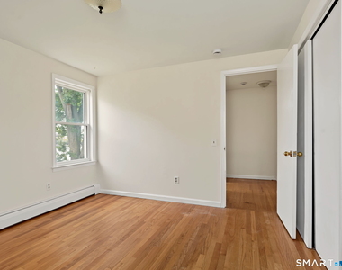 108 Kenwood Avenue - Photo Thumbnail 12