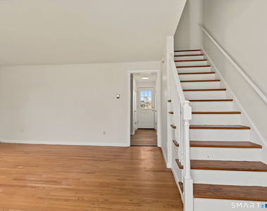 108 Kenwood Avenue - Photo Thumbnail 1