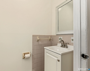 108 Kenwood Avenue - Photo Thumbnail 8