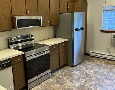 671-3 Wilson Street - Photo Thumbnail 3