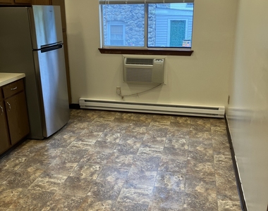 671-3 Wilson Street - Photo Thumbnail 2