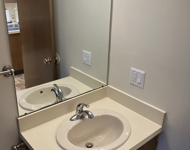 671-3 Wilson Street - Photo Thumbnail 6