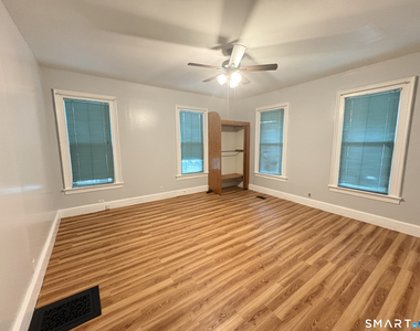 112 Wilcox Avenue - Photo Thumbnail 8