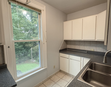 112 Wilcox Avenue - Photo Thumbnail 7