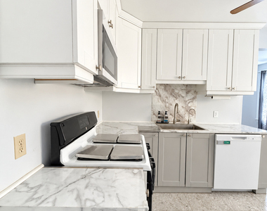 841 Iranistan Avenue - Photo Thumbnail 7