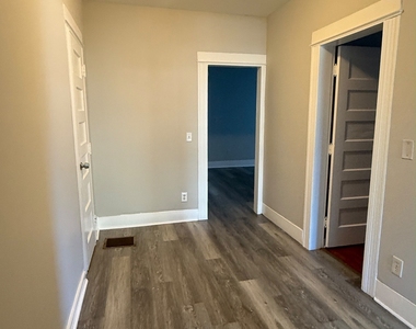 75 James Street - Photo Thumbnail 7