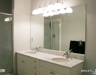 100 Unit 111 Richards Avenue - Photo Thumbnail 6