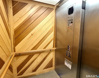 60 Willow Street - Photo Thumbnail 8