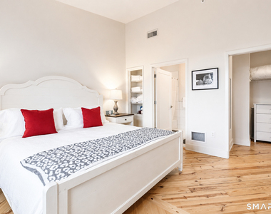 60 Willow Street - Photo Thumbnail 4