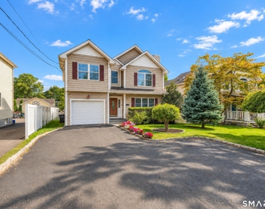 54 Saint Charles Avenue - Photo Thumbnail 1