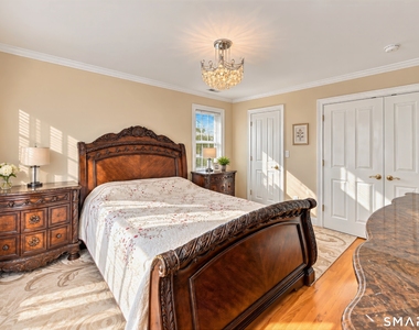 54 Saint Charles Avenue - Photo Thumbnail 12