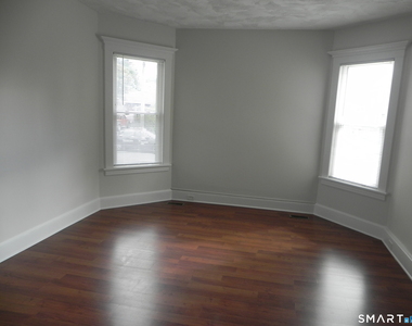 21 Edlie Avenue - Photo Thumbnail 2