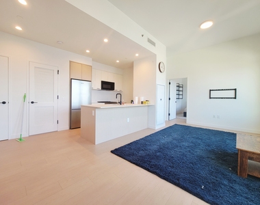 482 Kent Avenue - Photo Thumbnail 2