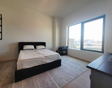 482 Kent Avenue - Photo Thumbnail 5