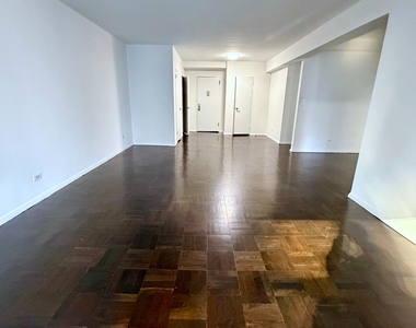  East 56 Street - Photo Thumbnail 3