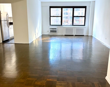  East 56 Street - Photo Thumbnail 1