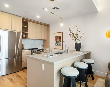 20 Rockwell Place - Photo Thumbnail 1