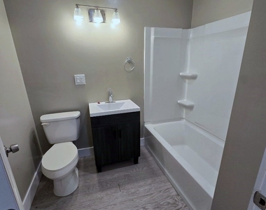 833 Revere Avenue - Photo Thumbnail 8