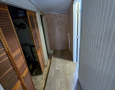 833 Revere Avenue - Photo Thumbnail 14