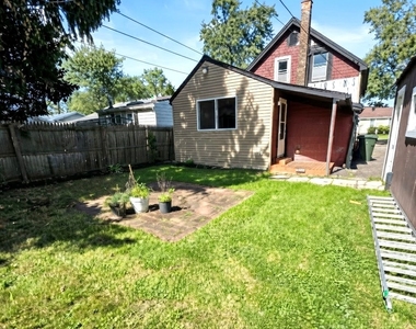 833 Revere Avenue - Photo Thumbnail 2